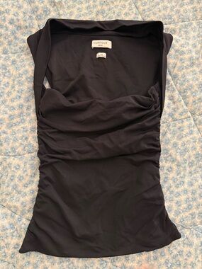 Aritzia Contour Black Flourish Top